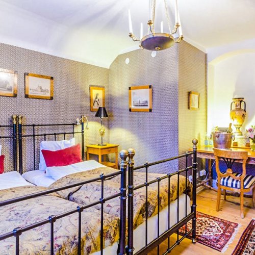 Lilla slottsflygeln rom 1 vadstena klosterhotel