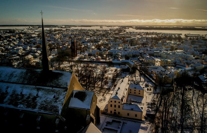 Utsikt over klosterkirken vår