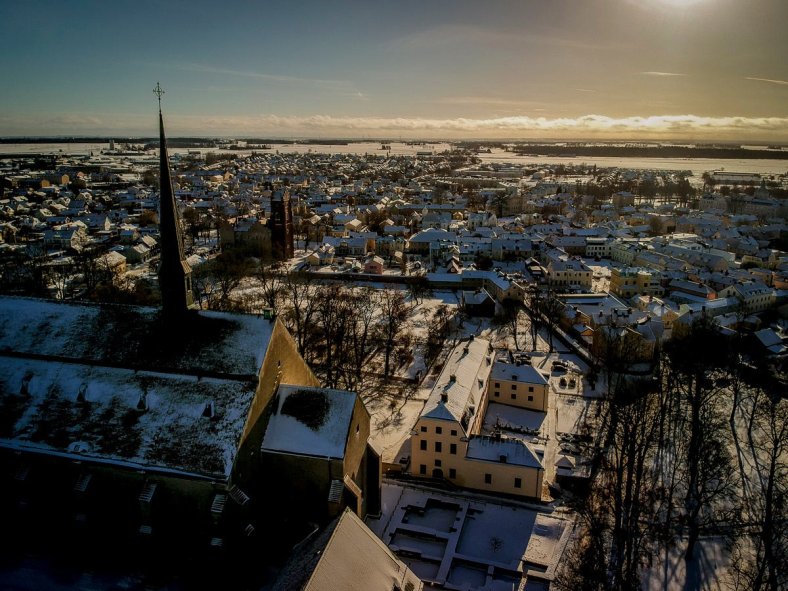 Utsikt over klosterkirken vår
